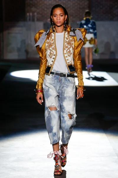 Look 9